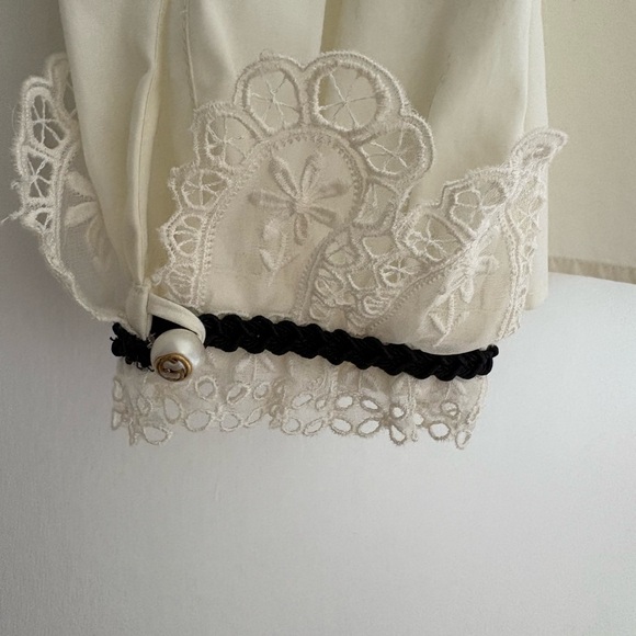Authentic Gucci off-white with black trim blouse size Euro 38. - Picture 5 of 10
